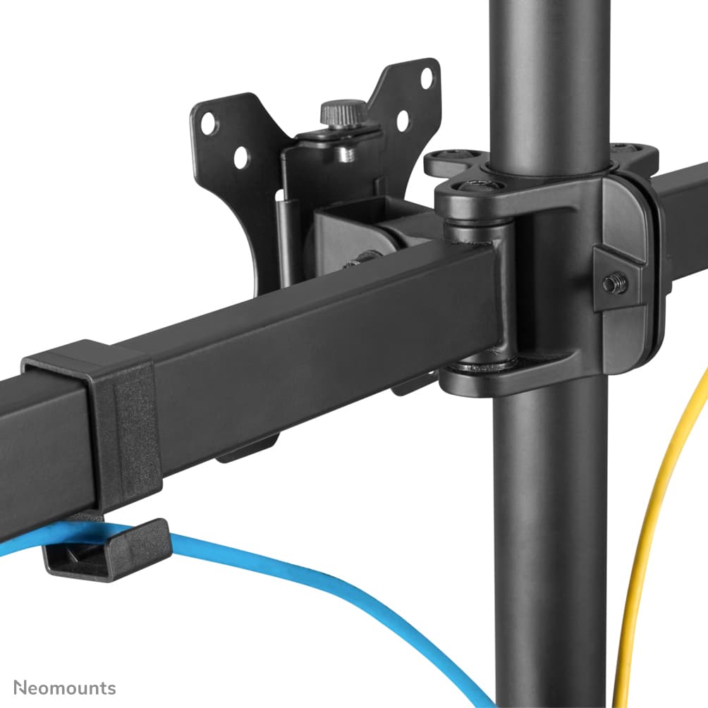 Triple Monitor Arm - 10-27inch - 0-6 kg/Screen - Black — photo 6 sur 10
