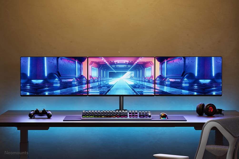 Triple Monitor Arm - 10-27inch - 0-6 kg/Screen - Black — photo 8 sur 10