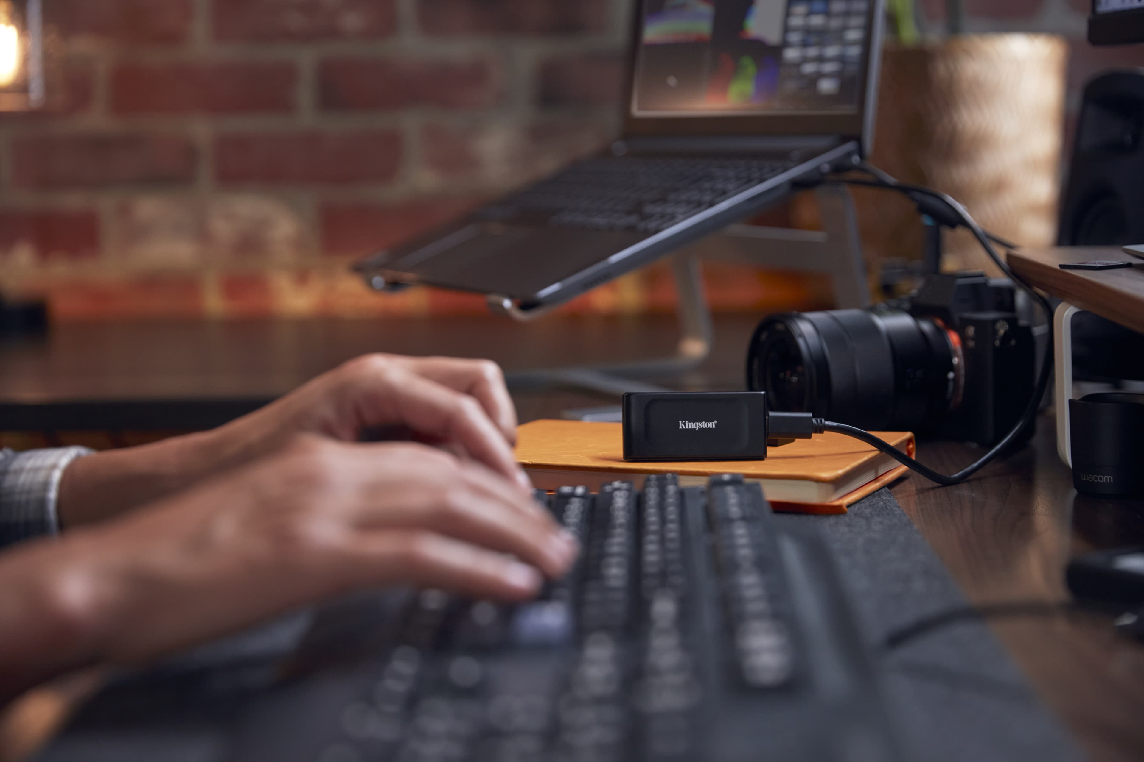 2TB XS1000 External USB 3.2 Gen 2 Black — photo 8 of 15