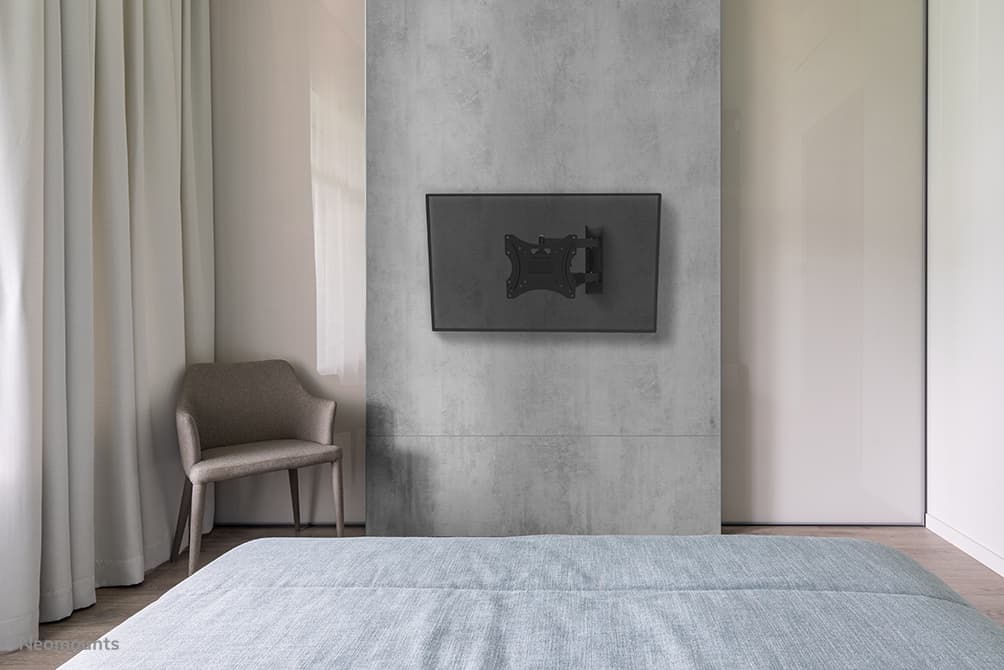 LEVEL-550 Full Motion TV Wall Mount — photo 13 of 17