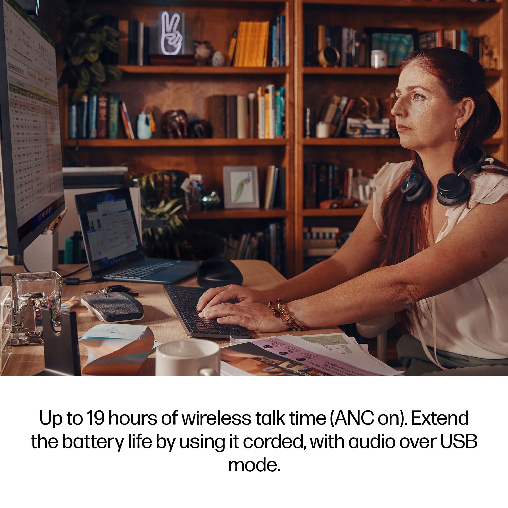 Poly Voyager Focus 2 Microsoft Teams Certified USB-C-C Headset + USB-C/A Adapter + Charging Stand — foto 2 van 15