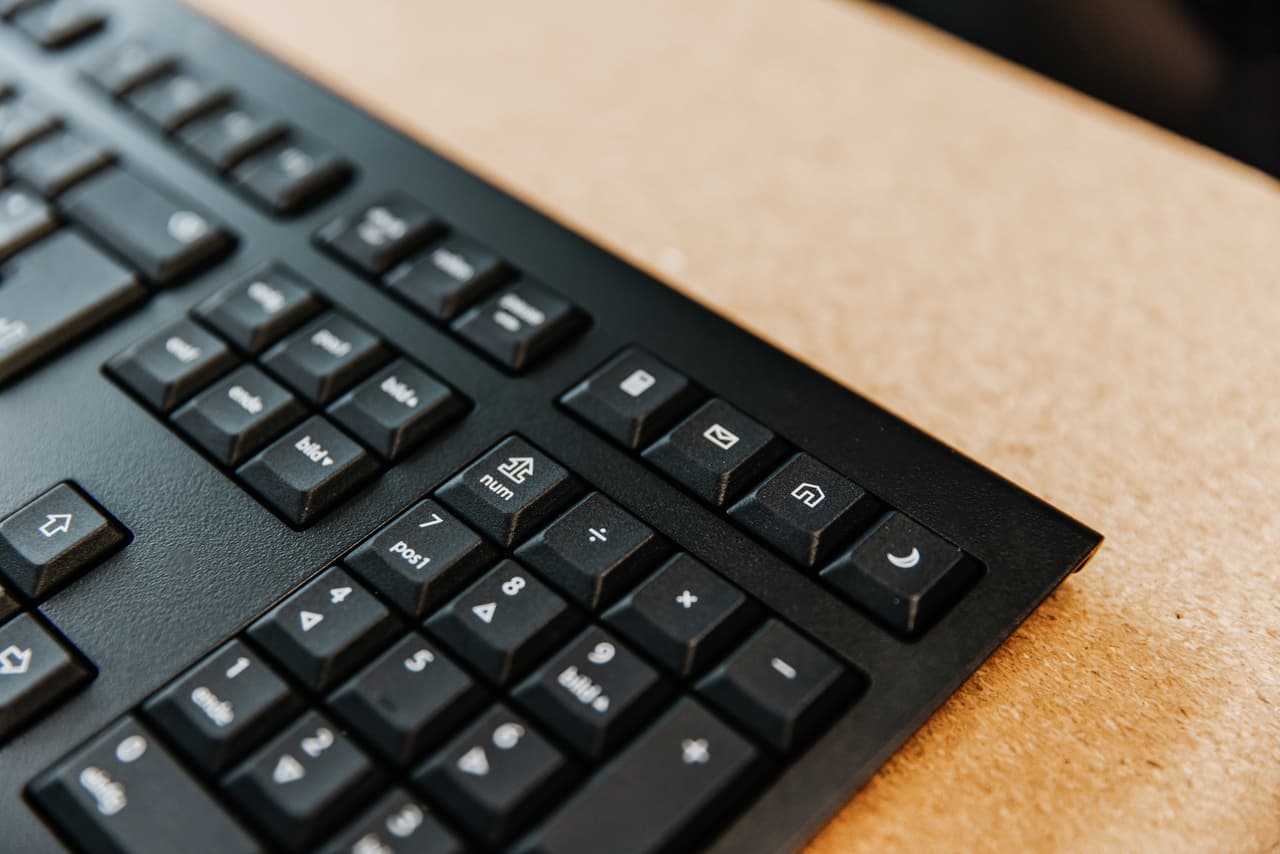 CHERRY KW 3000 Keyboard - Wireless - QWERTY - Black — photo 4 of 5