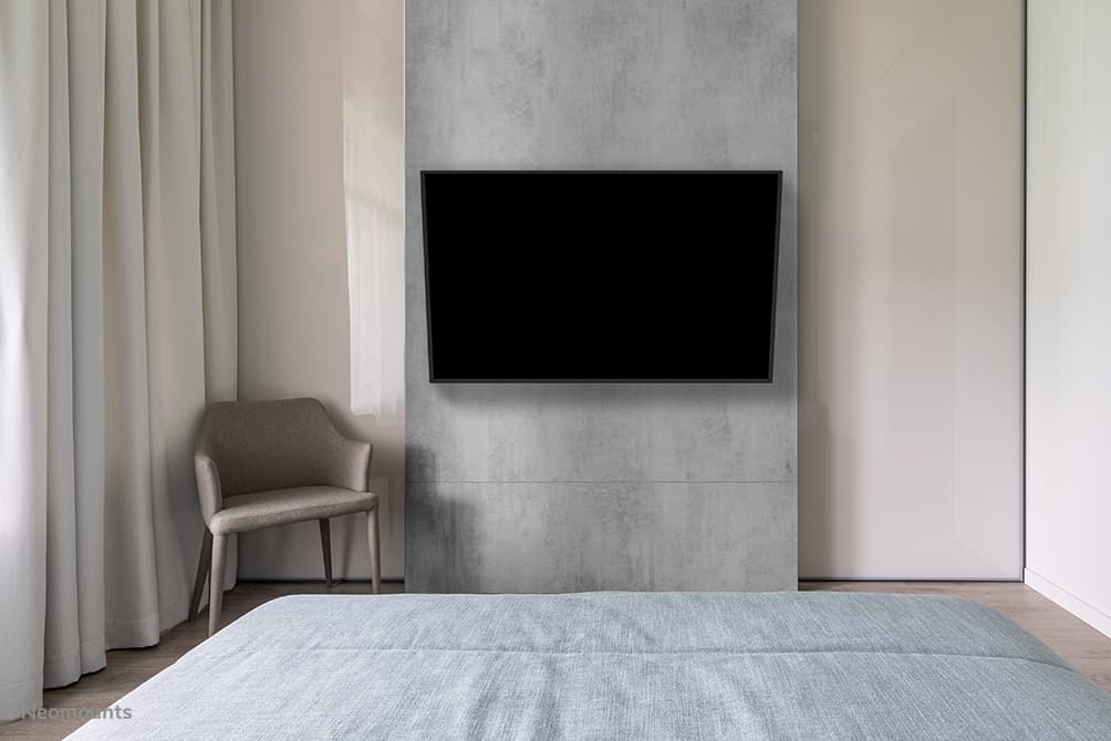 Full Motion Wall Mount for 43-75 inch Screens - Black — photo 14 of 17