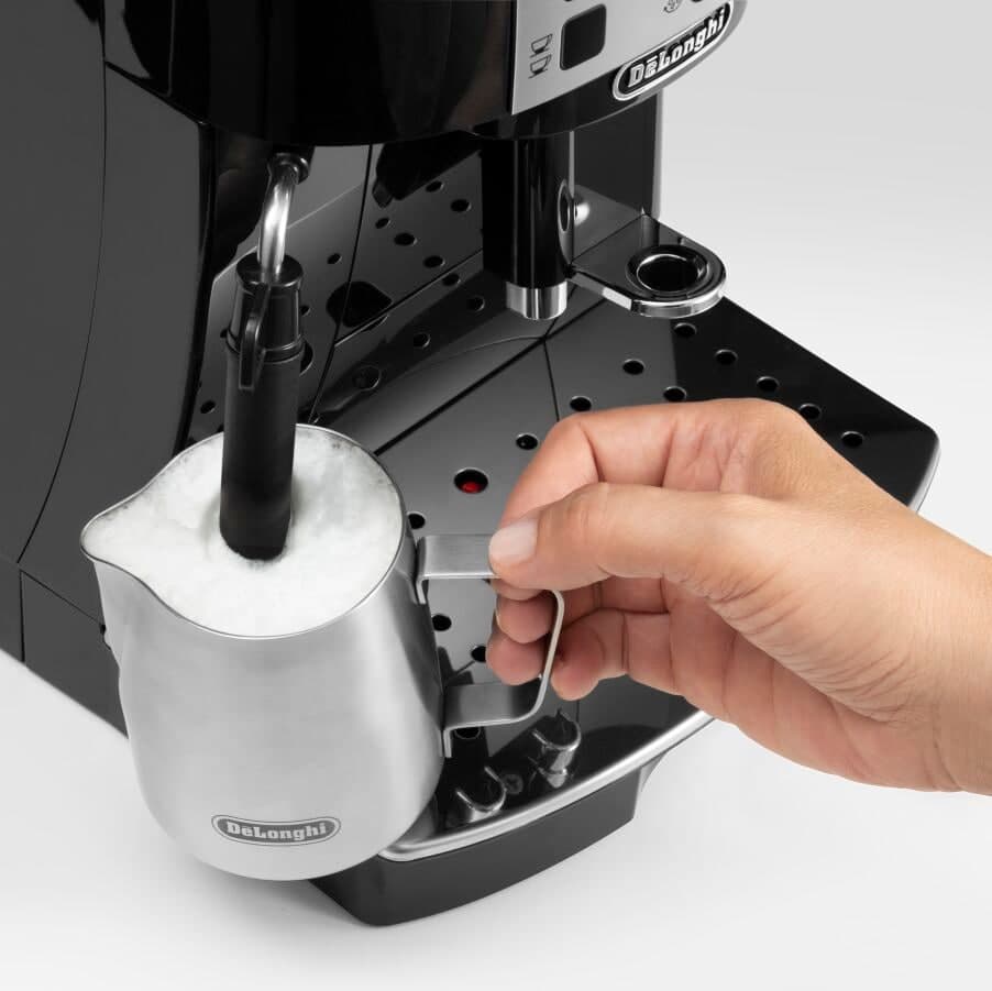 Machine à espresso Magnifica S ECAM22.112.B de De’Longhi - Noir — photo 3 sur 5
