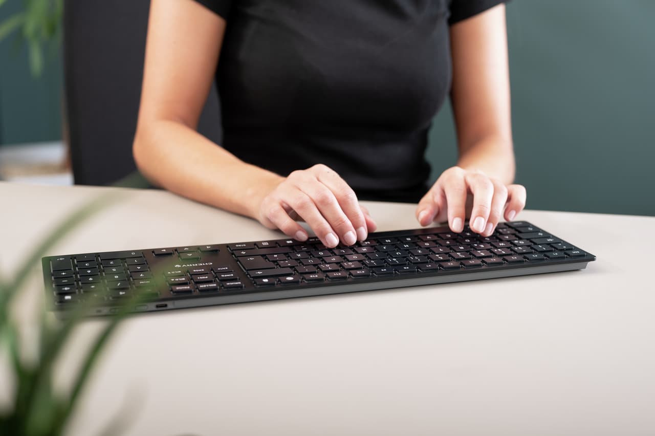 CHERRY KW 9100 SLIM Wireless Keyboard — photo 7 of 14
