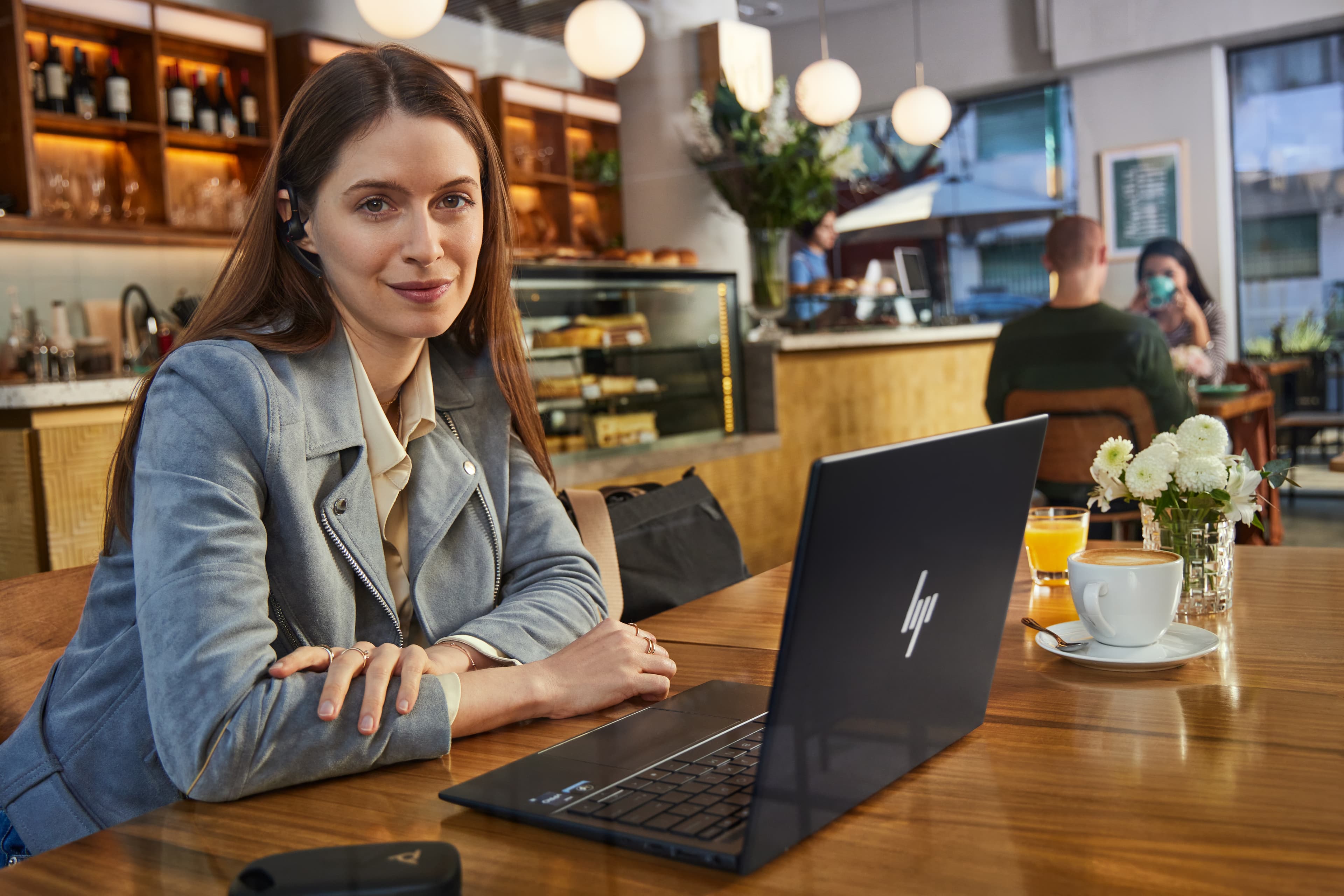 Poly Voyager Legend 30 - USB-C — foto 3 van 8