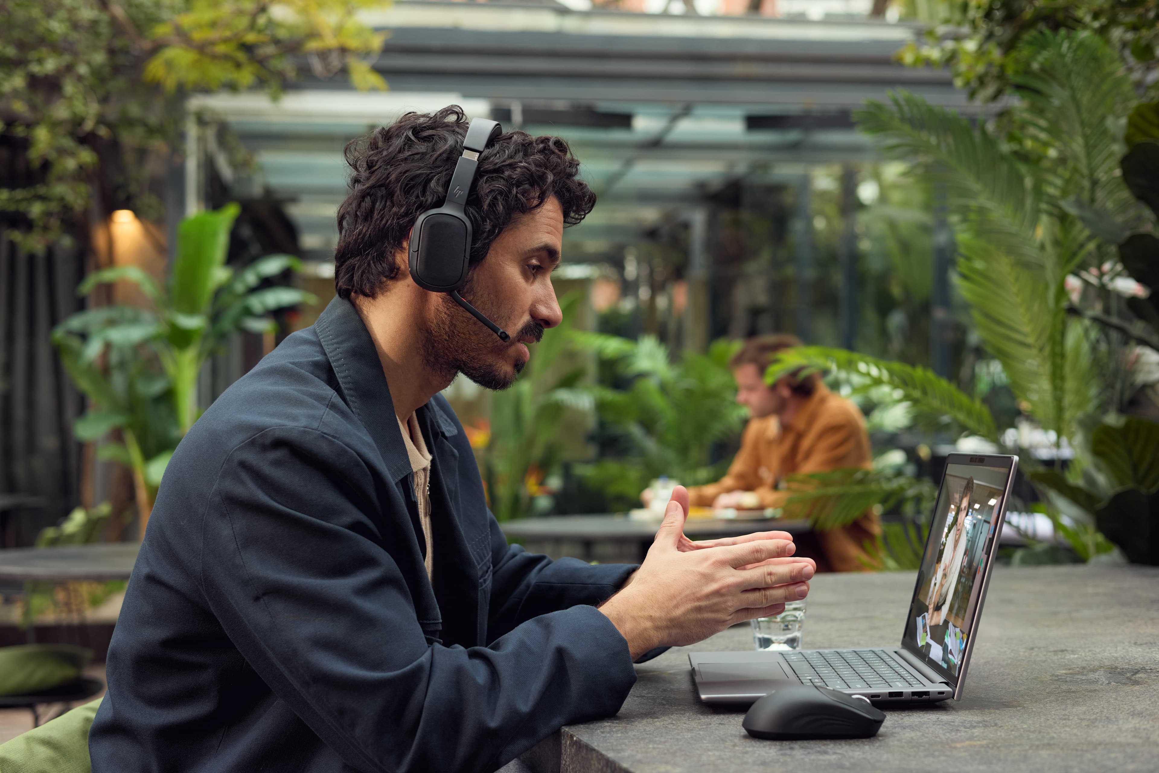 Poly Focus 625 Stereo Bluetooth Headset — photo 4 sur 9