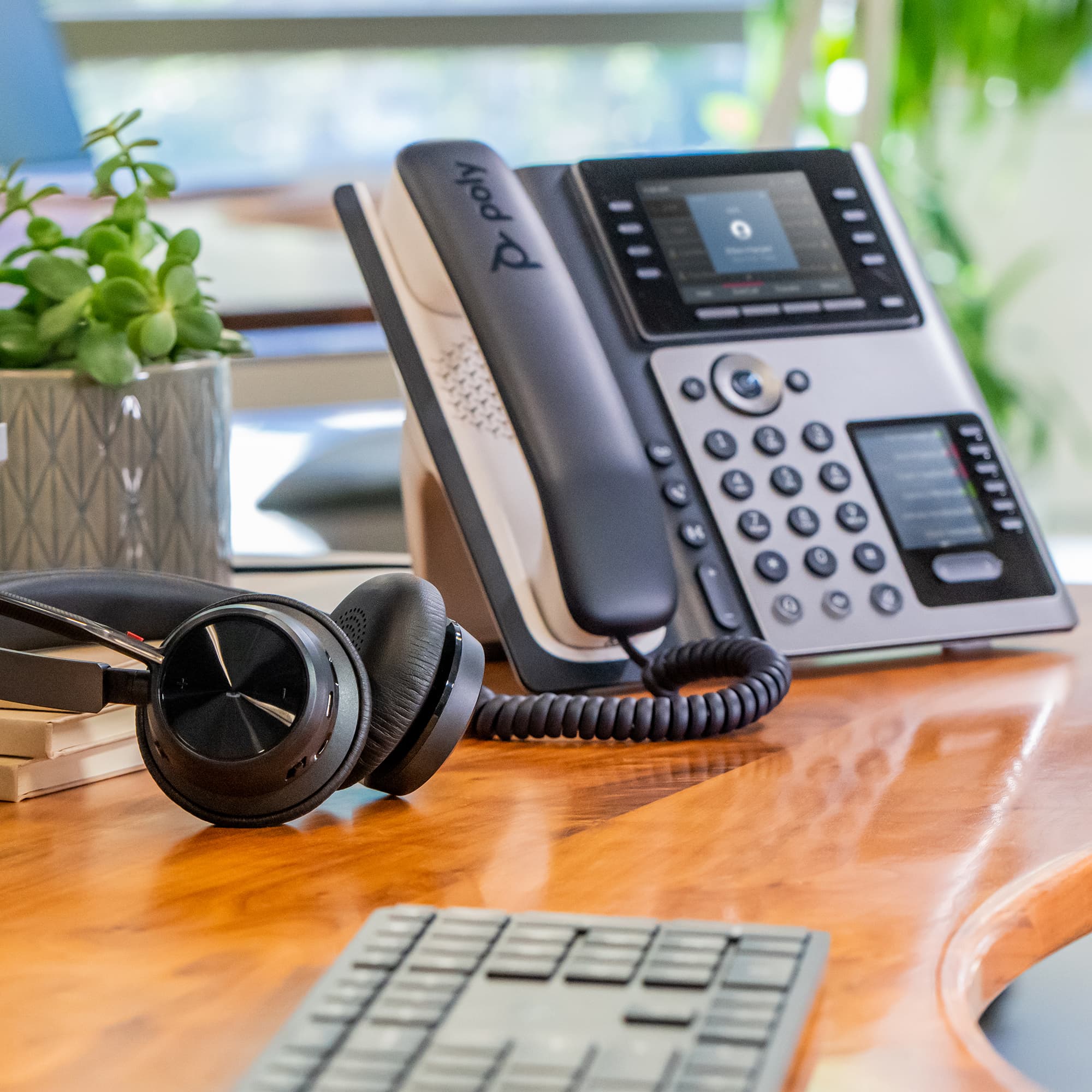 HP Poly Edge E450 IP Phone — photo 4 of 8