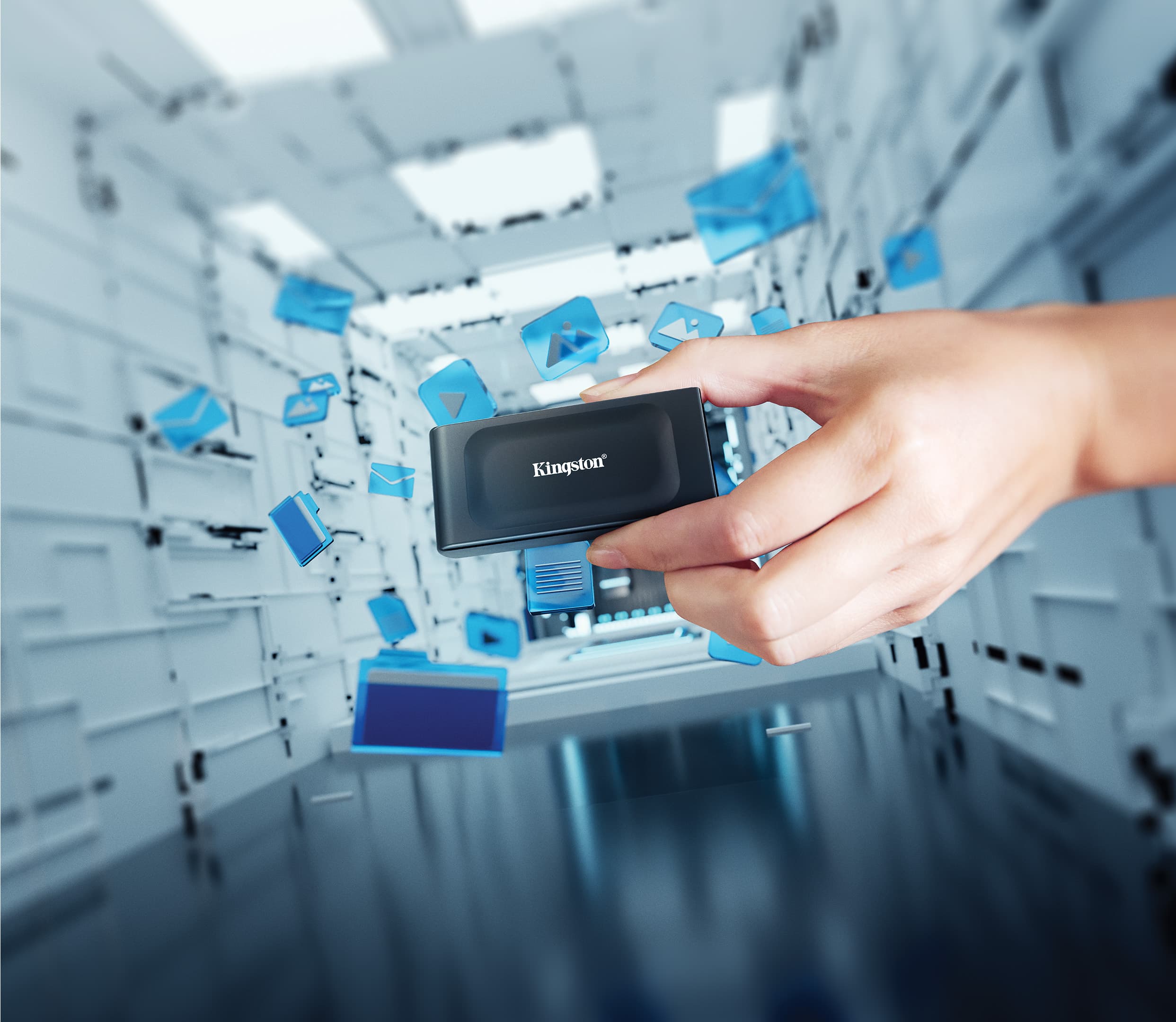 2TB XS1000 External USB 3.2 Gen 2 Black — photo 12 of 15