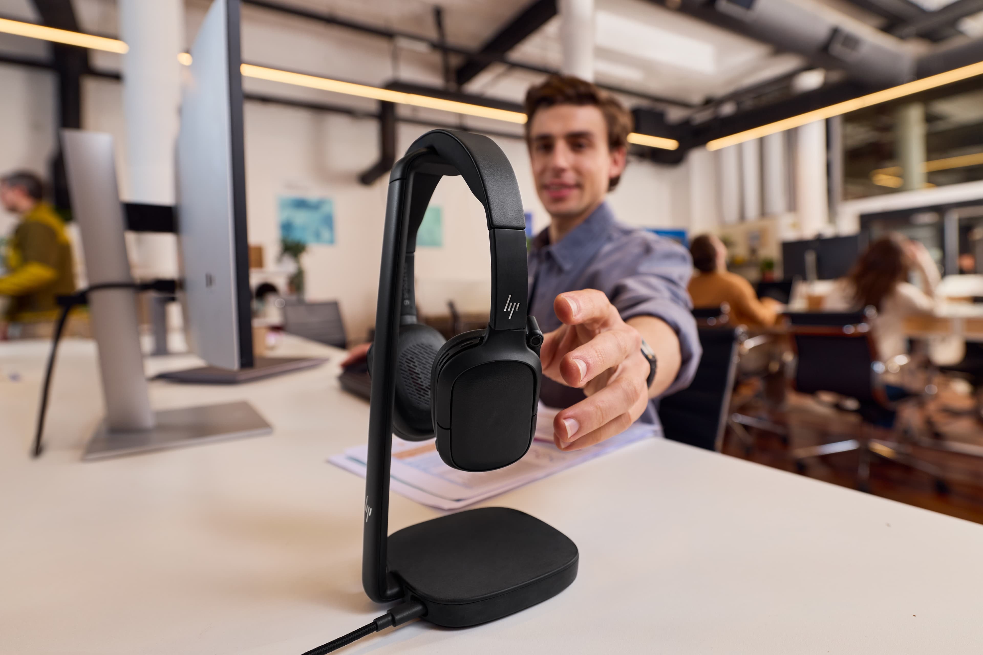 Poly Focus 625 Stereo Bluetooth Headset — photo 3 sur 9
