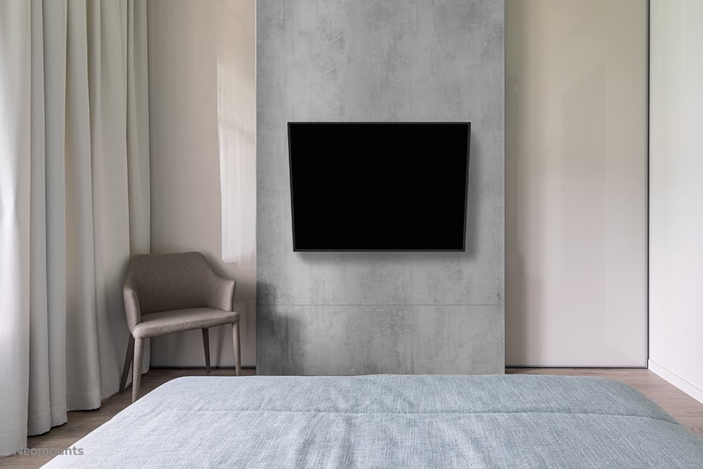 Full Motion Wall Mount for 32-55" Screens - Black — photo 13 of 16