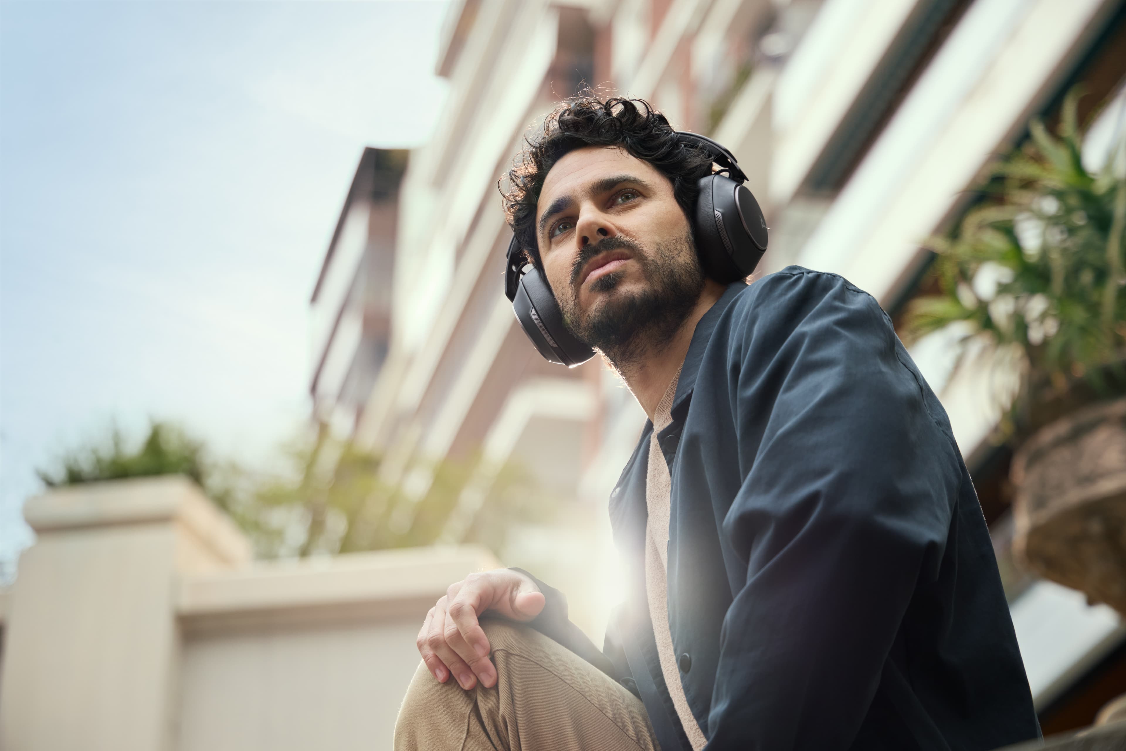 Poly Voyager Surround 80 UC USB-C Headset + USB-C/A Adapter — foto 6 van 8