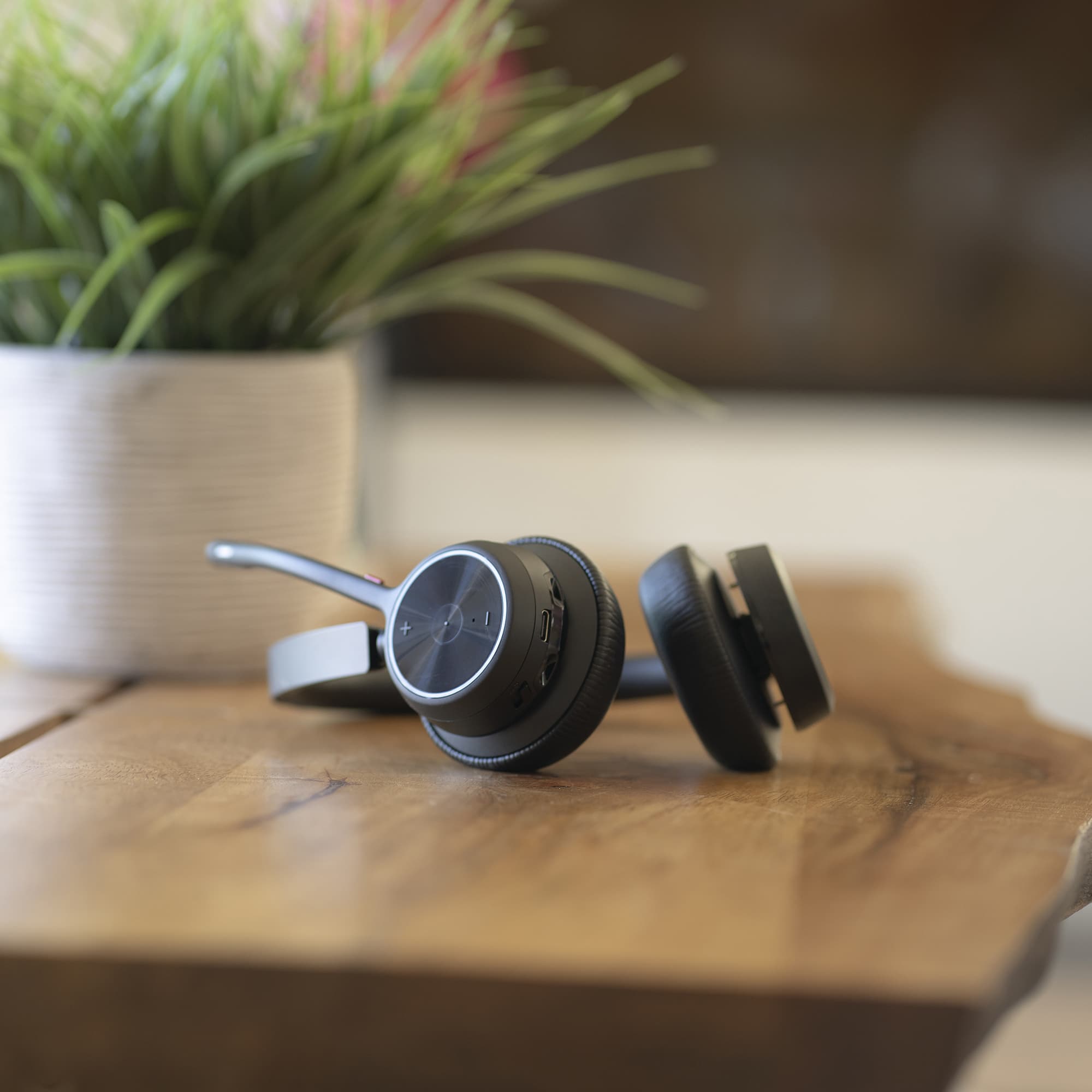 Poly Voyager 4320 USB-A Headset + BT700 dongle — foto 3 van 10